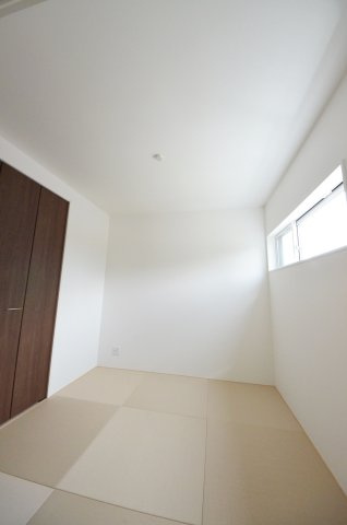 長楽寺一丁目の洋室|全居室収納スペース有、お部屋が広く綺麗に使えます