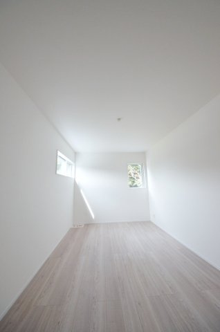 長楽寺一丁目の洋室|全居室収納スペース有、お部屋が広く綺麗に使えます