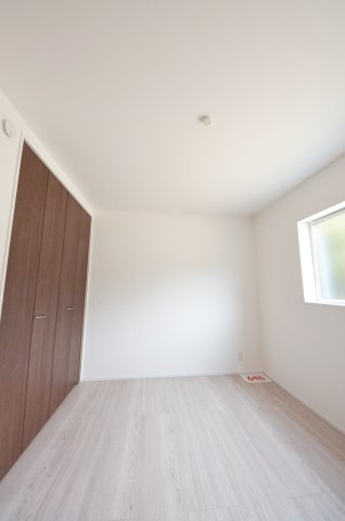 長楽寺一丁目の洋室|全居室収納スペース有、お部屋が広く綺麗に使えます