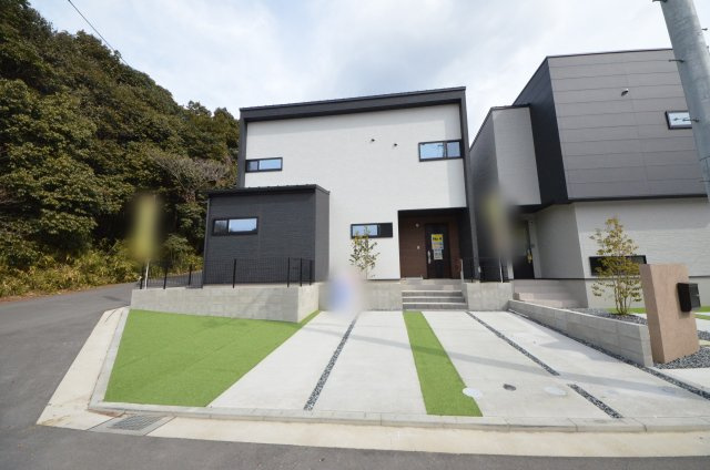 長楽寺一丁目の駐車場|前面道路は交通量が少なく駐車楽々
駐車は2台可能です