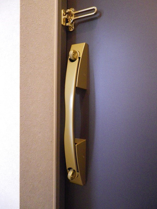 ルーブル野方伍番館の玄関