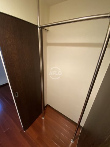 アーバンフラッツ瓦町の収納|アーバンフラッツ瓦町　ウォークスルークローゼット