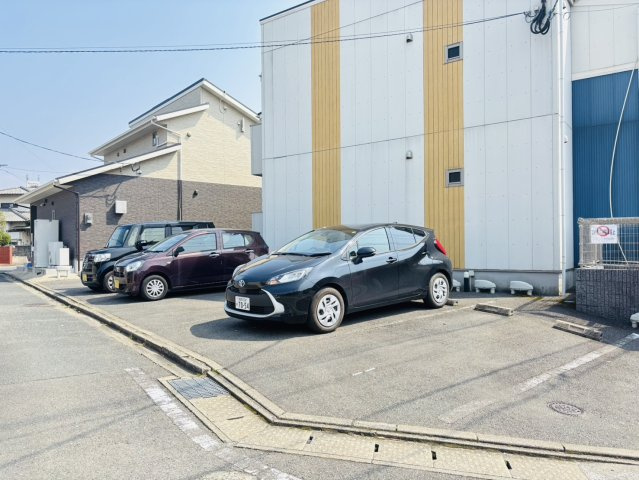 太宰府市朱雀４丁目のアパートの駐車場|別号数タイプ
