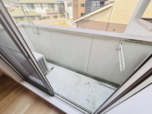 太宰府市朱雀４丁目のアパートのバルコニー|別号数タイプ