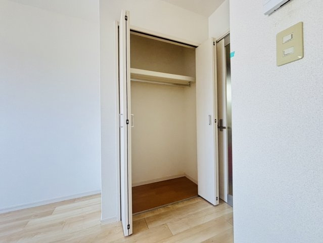 太宰府市朱雀４丁目のアパートの収納|別号数タイプ