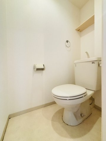 太宰府市朱雀４丁目のアパートのトイレ|別号数タイプ