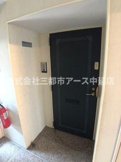 【玄関】 | パスティーユ石川台 | パスティーユ石川台　は三都市アース中延店へお任せください！　ご内覧可能なお部屋は物件現地お待ち合わせご案内可能です！