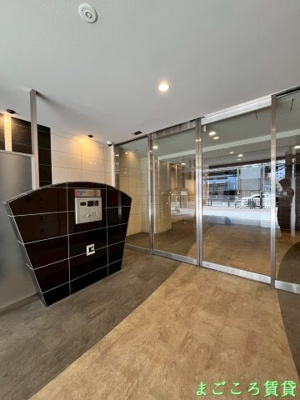 【エントランス】 | SERENiTE本町reflet