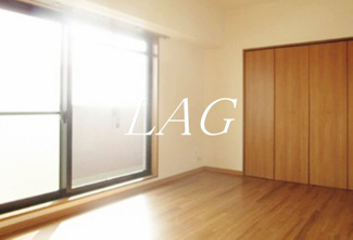 【居間・リビング】 | ローズガーデン | 洋室のお部屋です。