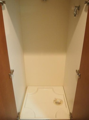 【設備】 | ルーブル早稲田六番館 | 洗濯機置場です。