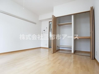 【居間・リビング】 | アクアコートT・F | アクアコートＴ・Ｆ　は三都市アース中延店へお任せください！　ご内覧可能なお部屋は物件現地お待ち合わせご案内可能です！別号室参考画像　反転タイプ