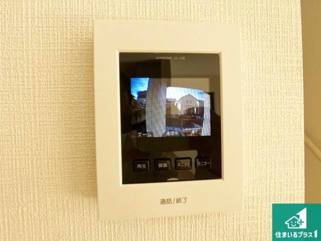 明石市松が丘　新築一戸建ての防犯設備|カラーモニターインターホン！声だけでなく来訪者の姿や顔がモニターで確認できるので、小さなお子様がいらっしゃるご家庭でも安心できます！