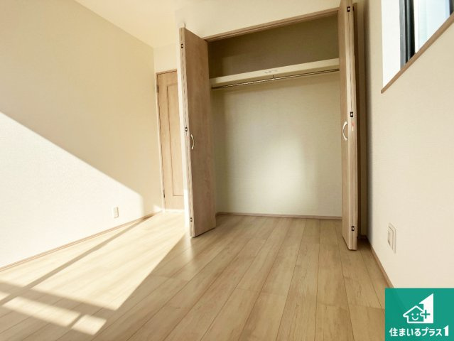 明石市松が丘　新築一戸建ての洋室|シンプルな洋室は、自分好みのインテリアが楽しめます♪ご家族とインテリアや家具を選びに行くのは新築購入時の醍醐味の一つです。ぜひお楽しみください♪