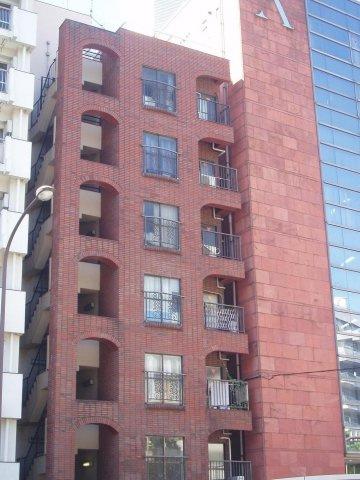 波田野ビルの外観