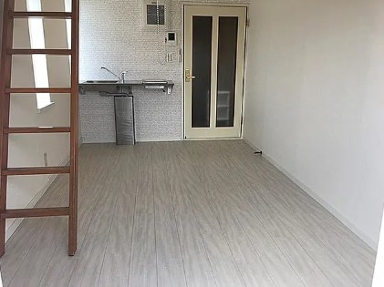 メゾンドゥSHINO美好町の居間・リビング