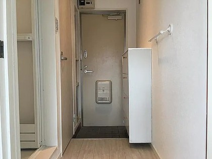 メゾンドゥSHINO美好町の玄関