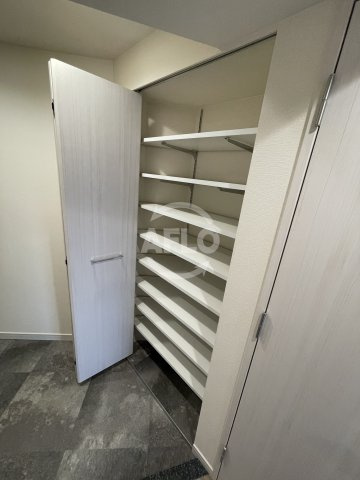 アドバンス西梅田フォルンの収納|アドバンス西梅田フォルン　シューズボックス