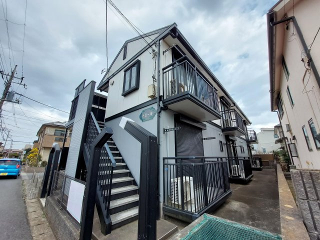 ドミールの外観