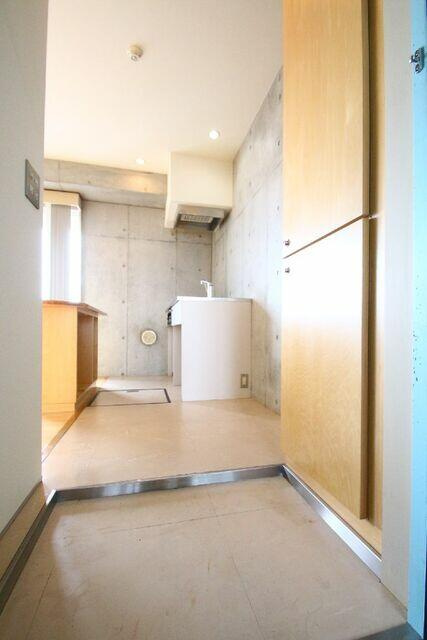 川崎市多摩区中野島６丁目の賃貸マンションの玄関