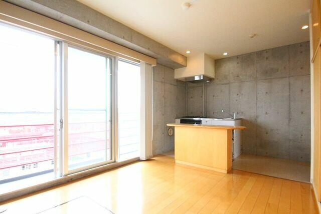 川崎市多摩区中野島６丁目の賃貸マンションの居間・リビング