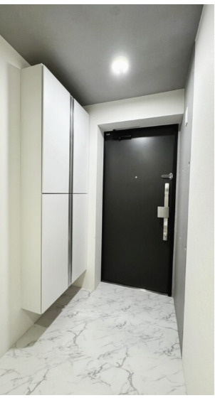 TOBE　北沢の玄関