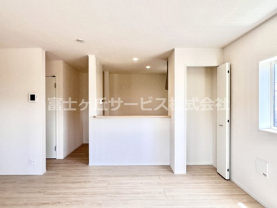 【キッチン】 | 三島市青木 4期 新築一戸建て 3号棟 | キッチンでお料理をお楽しみください