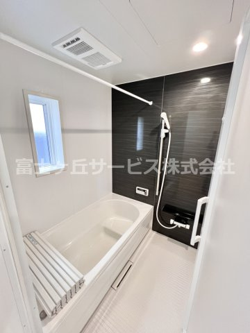 【浴室】 | 三島市青木 4期 新築一戸建て 3号棟 | 落ち着いた空間のお風呂です