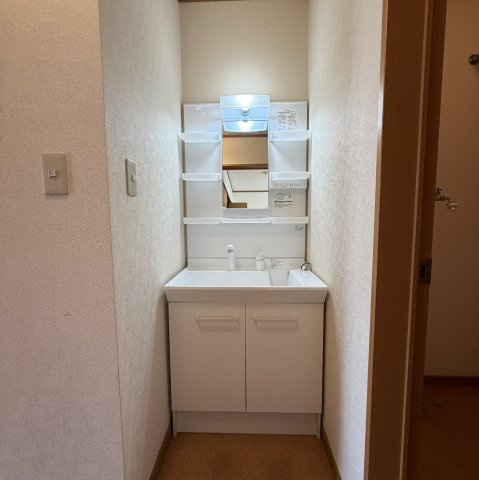 ベルシーヌ鷲別の洗面所|使いやすい洗面所です