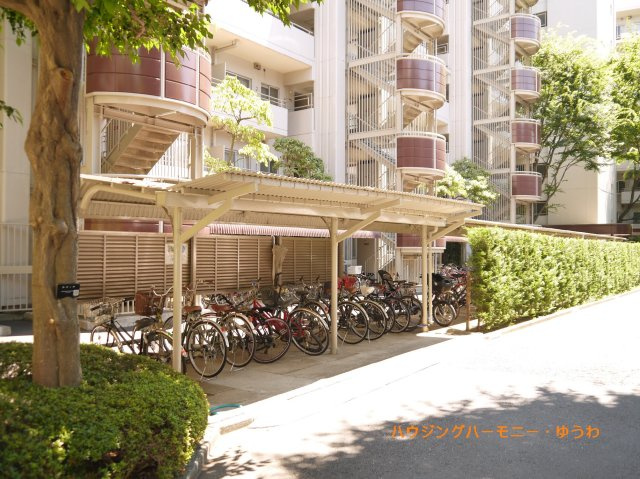 【その他共用部分】 | 成増ハウス | 敷地内には、嬉しい屋根付き駐輪場有り。