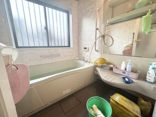 別荘にも定住にも向いてる♪水廻りがきれいな平家物件♪※増築部未登記の浴室|ゆったり過ごせるお風呂です