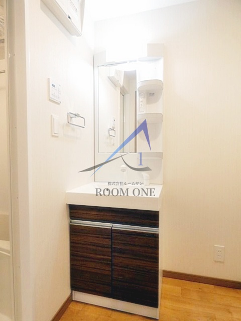 IL MEZZO DI TOKYO，UNOの洗面所|洗面台です。