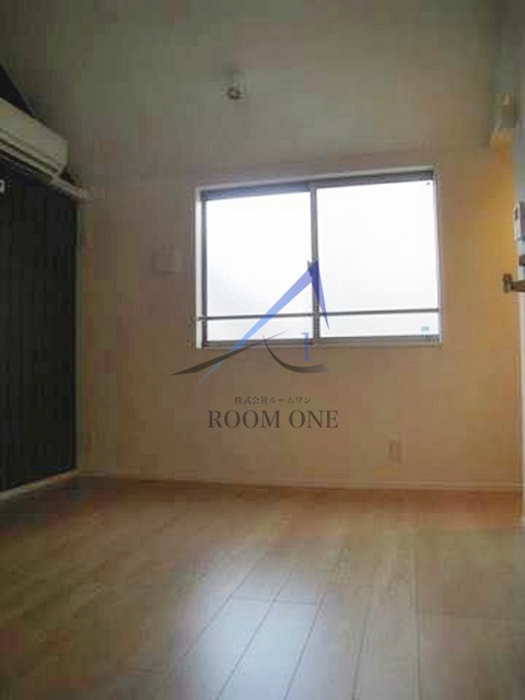 バーミープレイス方南町Ⅲの居間・リビング|洋室のお部屋です。