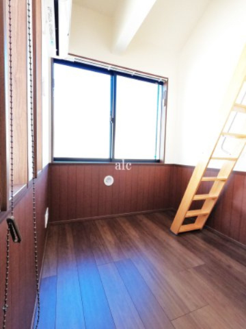 杉並区本天沼１丁目のアパートの居間・リビング|同仕様