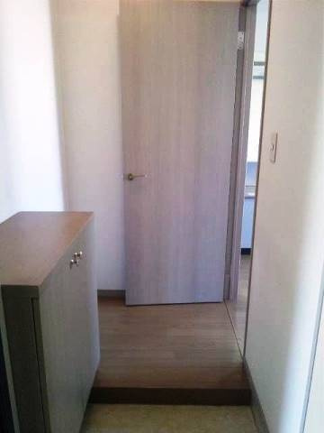 増渕ビルの玄関