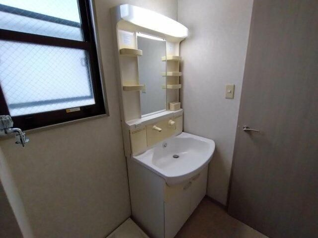 増渕ビルの洗面所