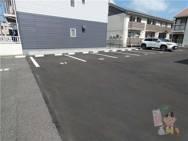 ブルームステージの駐車場