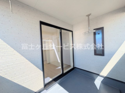 【バルコニー】 | 沼津市高尾台 6期 新築一戸建て 2号棟 | お洗濯にも便利なバルコニー付き