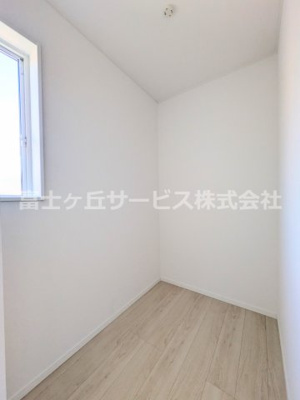 【収納】 | 沼津市高尾台 6期 新築一戸建て 2号棟 | 子供部屋のウォークインクローゼットです