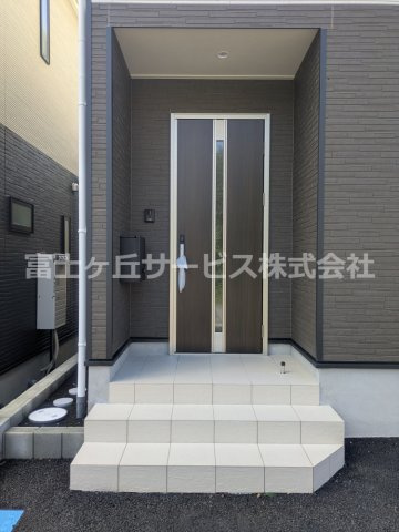 【エントランス】 | 沼津市高尾台 6期 新築一戸建て 2号棟 | エントランスです