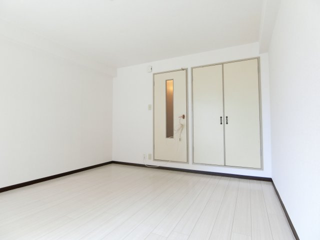 【寝室】 | 本町8番館