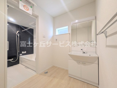 【脱衣所】 | 沼津市高尾台 6期 新築一戸建て 3号棟 | 洗面脱衣所です