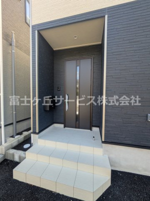 【エントランス】 | 沼津市高尾台 6期 新築一戸建て 3号棟 | エントランスです