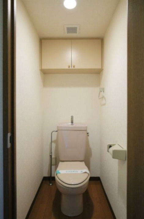 杉並区和田１丁目の賃貸マンションのトイレ