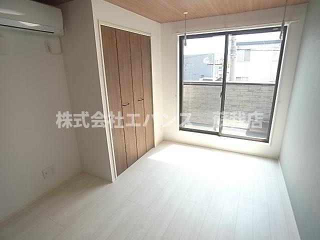 【寝室】 | セミカ千葉寺 | 落ち着いた色調の寝室です