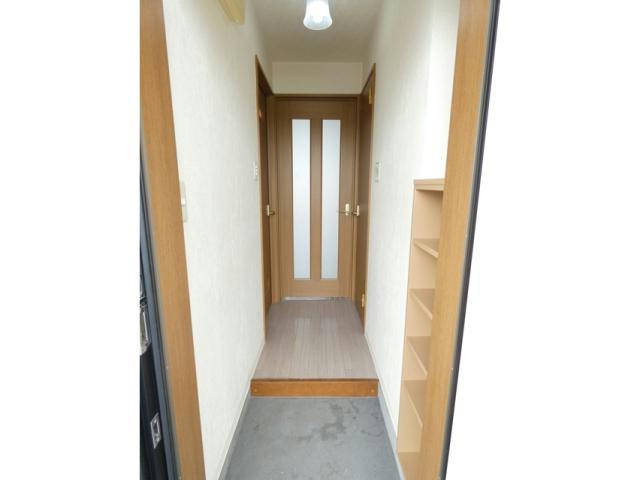 藤勢浪花の玄関