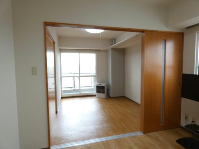 第２エーワンビル　プレイスピアPremium城山の居間・リビング