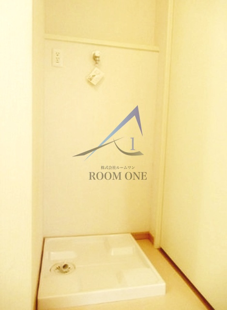 ヴァンソレーユのその他|洗濯機置き場です。