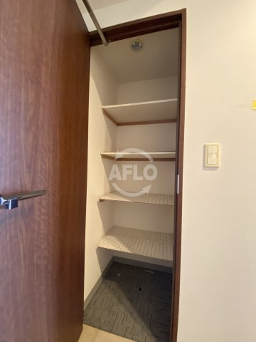 カスタリアタワー長堀橋の収納|カスタリアタワー長堀橋　シューズクローク