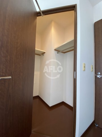 カスタリアタワー長堀橋の収納|カスタリアタワー長堀橋　ウォークインクローゼット