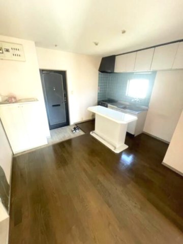 ランドビュー野毛の玄関